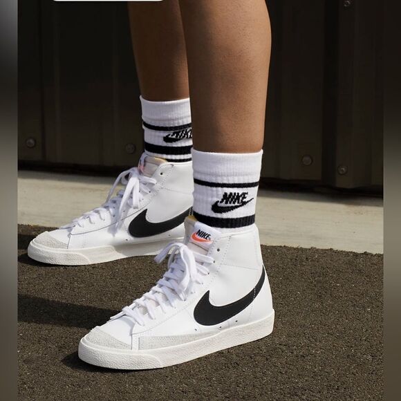 Nike | Blazer Mid '77 in White Sail | 8.5 - Picture 5 of 10